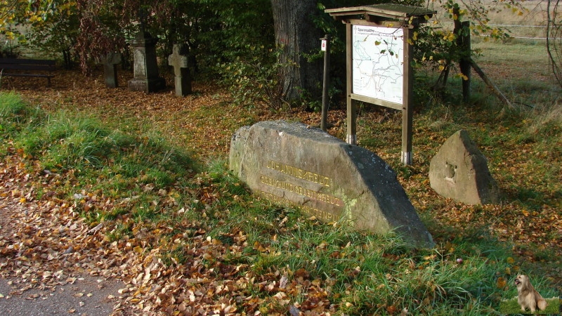 Ritterstein Nr. 111-5 Johanniskreuz Grenz- und Geleitkreuz Altstraßen-Knotenpunkt.JPG - Ritterstein Nr.111 Johanniskreuz Grenz- und Geleitkreuz Altstraßen-Knotenpunkt                               